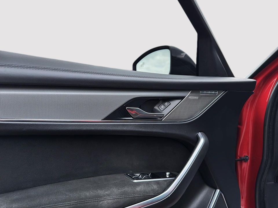2021 Jaguar F-Pace SVR — 4