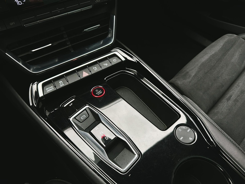 2020 Audi Q3 — 8