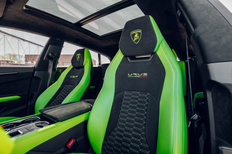 
2021 Lamborguini Urus full									