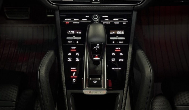 
2023 Cayenne S full									