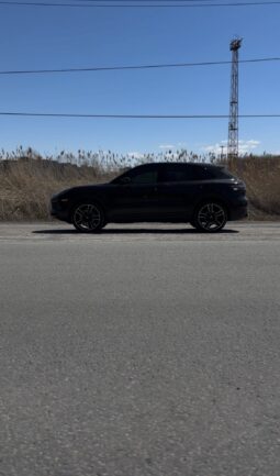 
2023 Cayenne S full									