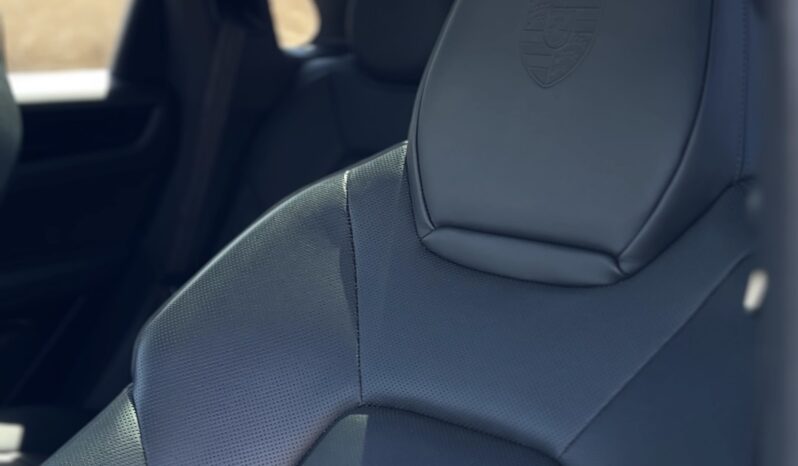 
2023 Cayenne S full									