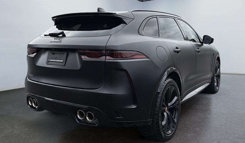 
2021 Jaguar F-Pace Svr full									